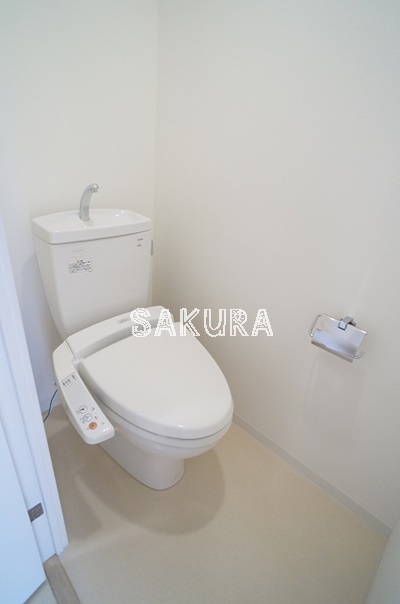 トイレ　嬉しい温水洗浄便座♪