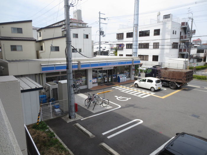 コンビニ　ローソン（コンビニ）まで239m