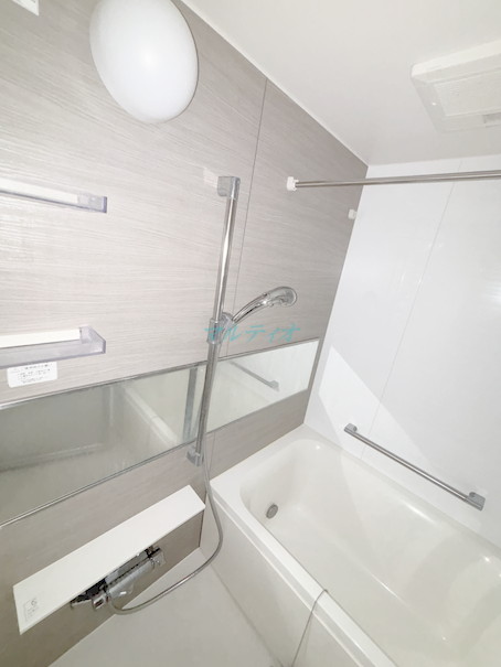 バス・シャワールーム　浴室