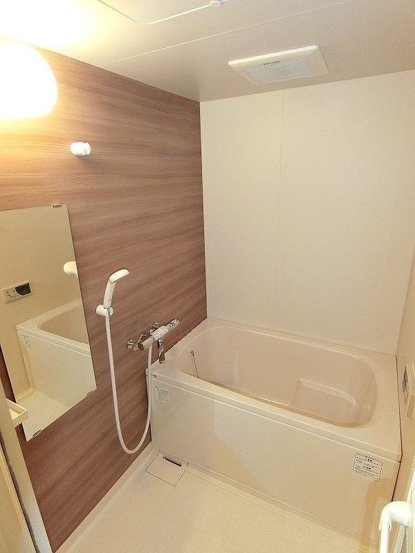 バス・シャワールーム　バス・トイレ別