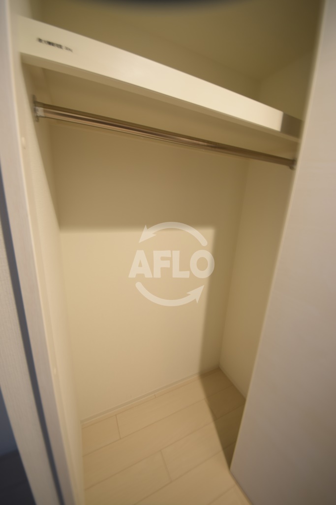 収納　エスリード福島ブレイブ　クローゼット