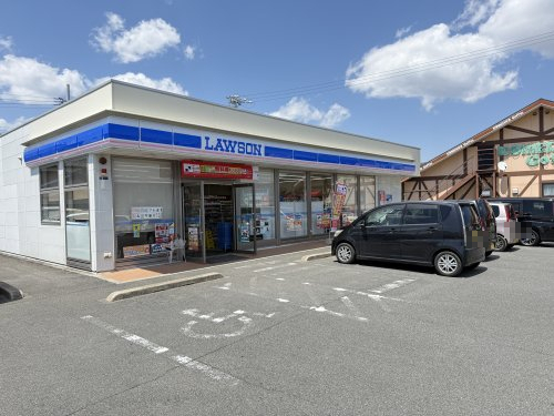 コンビニ　ローソン 鈴鹿稲生西三丁目店（コンビニ）まで243m