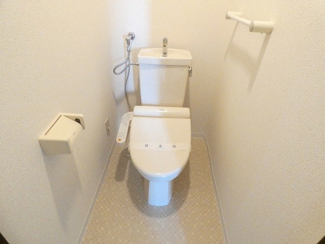 トイレ　いつも清潔・ウォシュレット完備しています♪