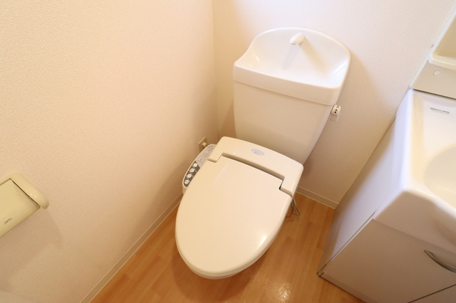 トイレ　温水洗浄暖房便座