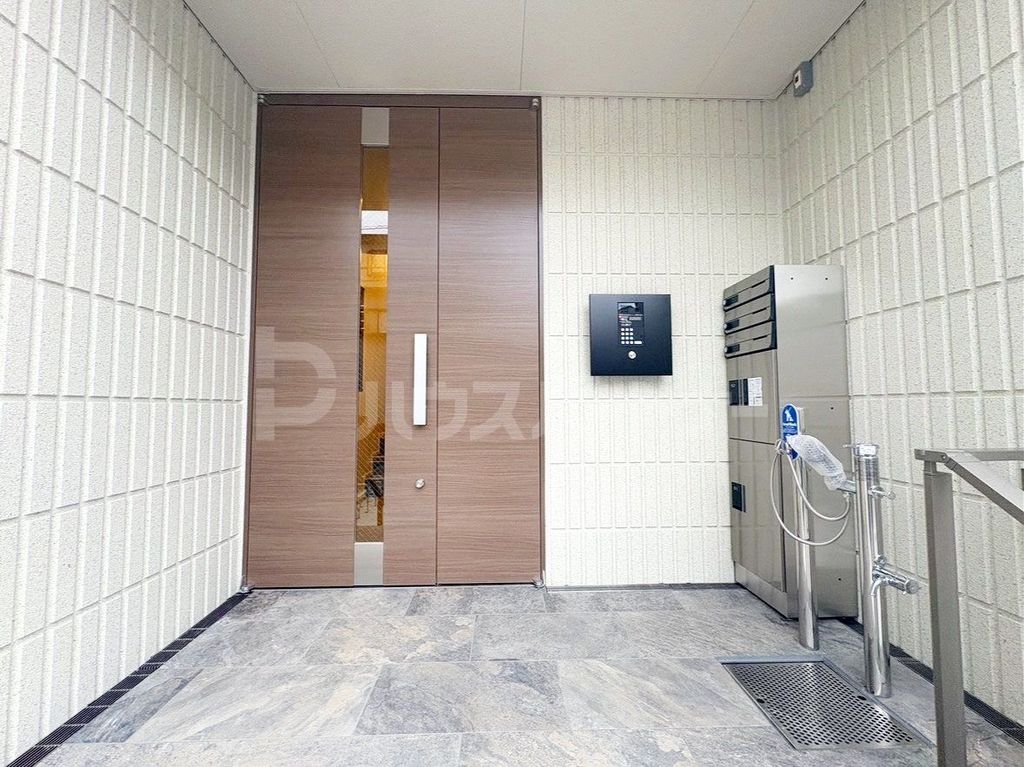 エントランス　駐車場