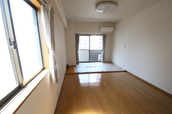 居室・リビング　※別号室の写真です。