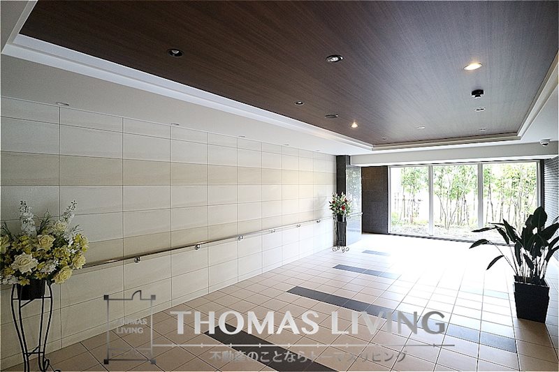 エントランス　清潔感あふれるエントランス