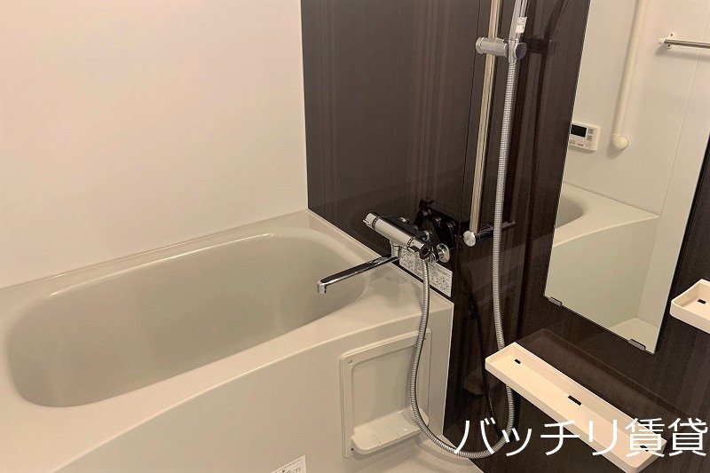 バス・シャワールーム　室内写真は同型タイプの為、現状優先となります。