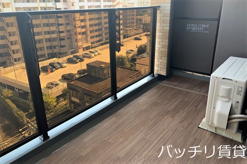 バルコニー　室内写真は同型タイプの為、現状優先となります。