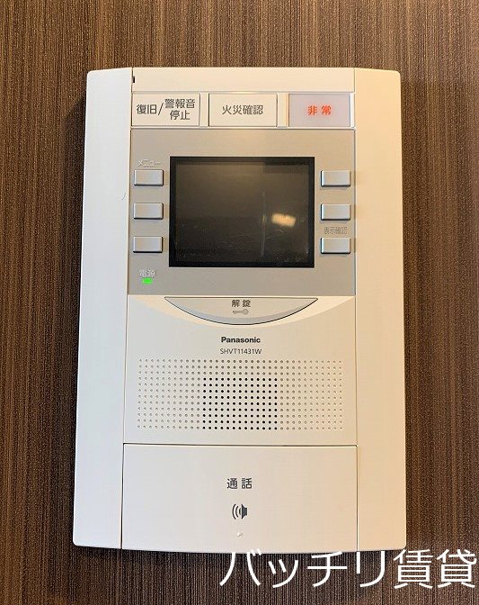 セキュリティ　室内写真は同型タイプの為、現状優先となります。