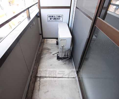 バルコニー　日当たりの良いバルコニー。