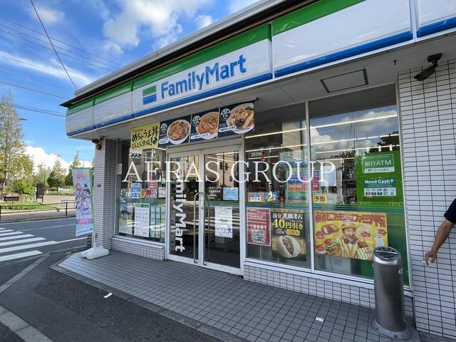 コンビニ　ファミリーマート 大田東糀谷店（コンビニ）まで320m