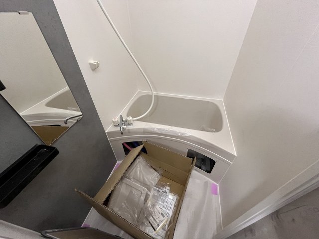 バス・シャワールーム　落ち着いた空間のお風呂です