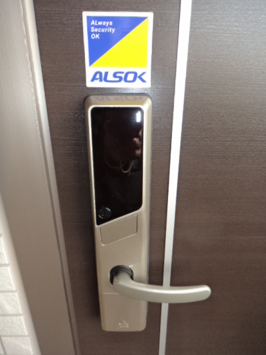 玄関　玄関ドアカードキー