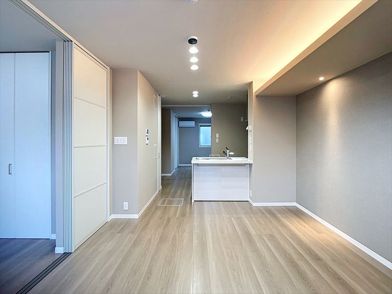 居室・リビング　※写真は同物件の別部屋です