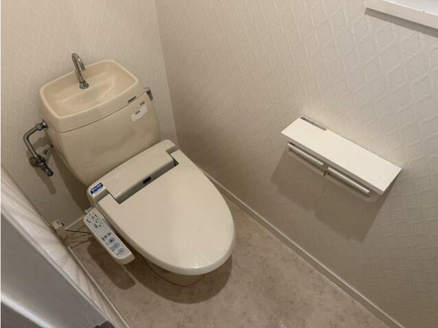 トイレ　温水洗浄便座