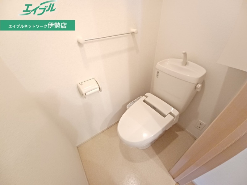 トイレ　同型参考写真