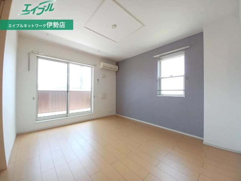 居室・リビング　同型参考写真