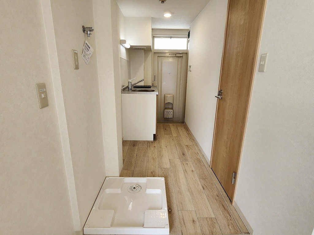 その他設備　室内洗濯機置場　建具交換済み