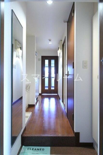 玄関　※別部屋参考写真です。