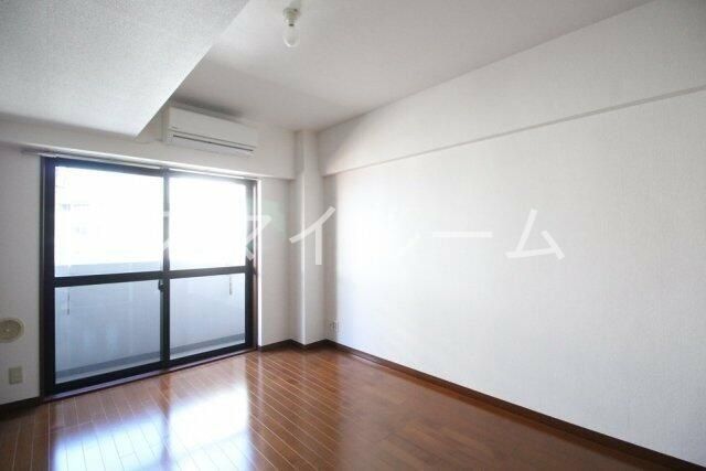 居室・リビング　※別部屋参考写真です。