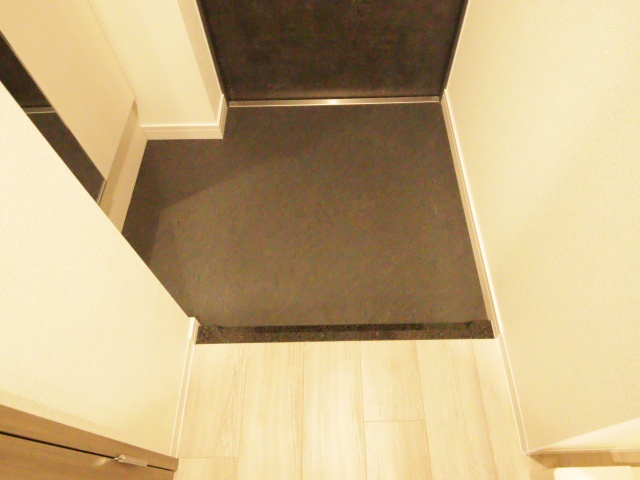 玄関　※別室の参考写真の為、現況優先です。