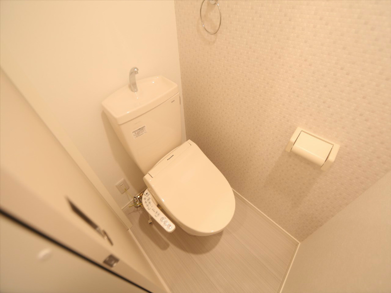 トイレ　温水洗浄暖房便座付トイレ