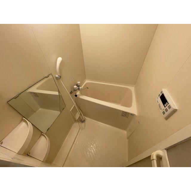 バス・シャワールーム　バス・トイレ別・追焚機能付き