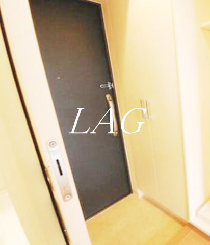 玄関　玄関（同仕様）です。