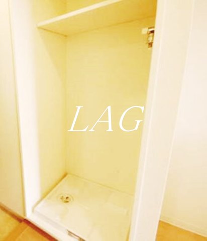 その他設備　室内洗濯機置場（同仕様）です。