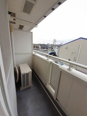 バルコニー　開放的で明るい空間を演出してくれるバルコニーです