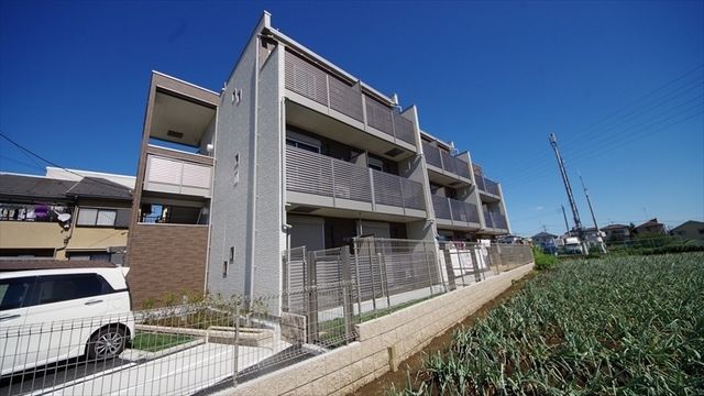建物外観　おしゃれなマンション