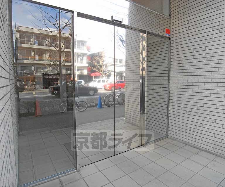 エントランス　綺麗なエントランスです。