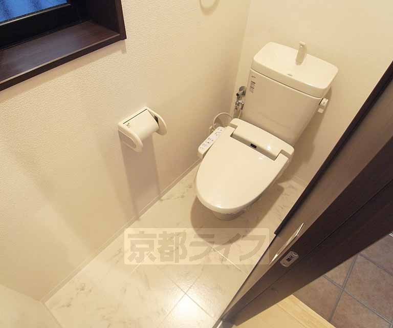 トイレ　ウォシュレット付きのトイレです。