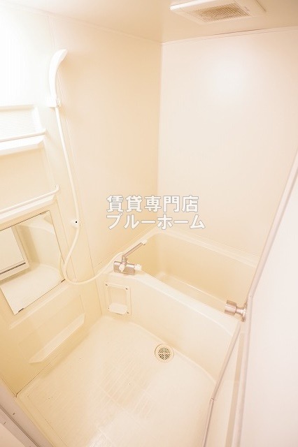 バス・シャワールーム　鏡のあるお風呂！