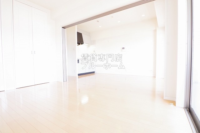 その他部屋・スペース　6帖の明るい洋室！