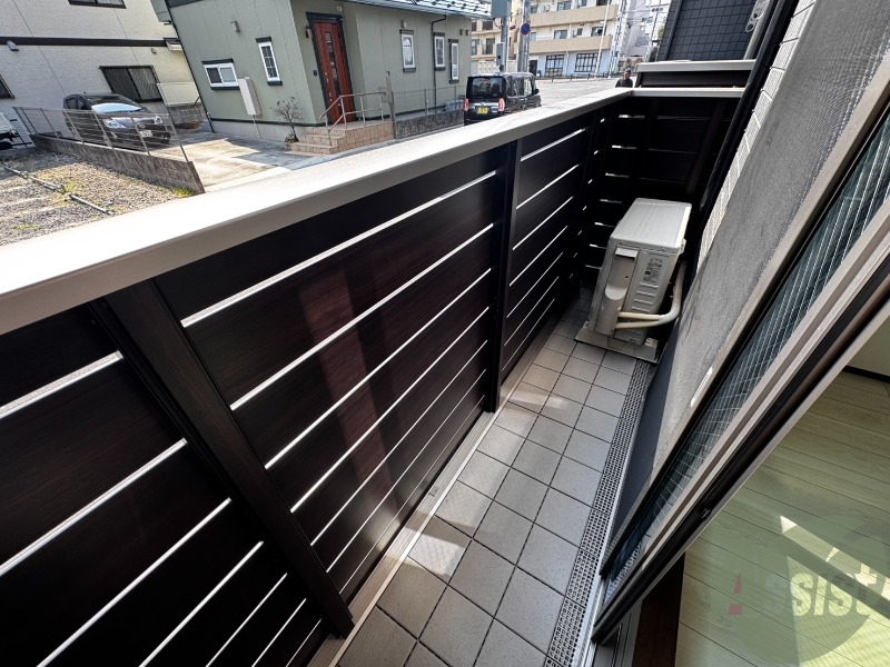 バルコニー　こちらはバルコニーです。洗濯物が沢山干せますね。