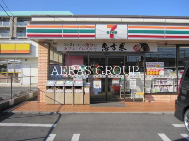 コンビニ　セブンイレブン東越谷6丁目店（コンビニ）まで204m