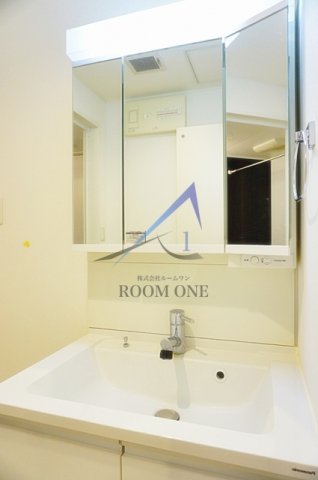 洗面設備　独立洗面台です。