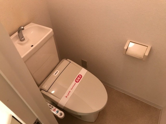 トイレ　同建物の別部屋の写真♪