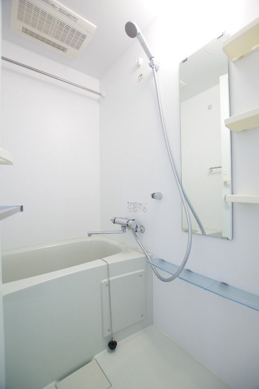 バス・シャワールーム　■浴室暖房乾燥機能