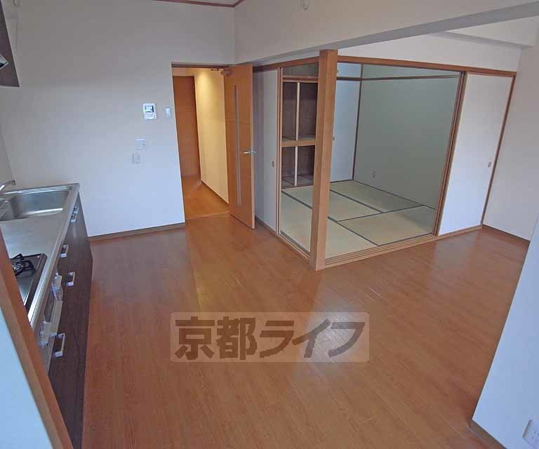 居室・リビング　改装済み！設備充実！キレイ！