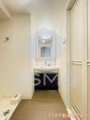 洗面設備　同マンション別部屋　参考写真