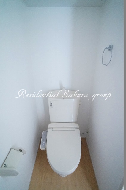 トイレ　嬉しい温水洗浄便座♪