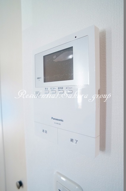 セキュリティ　女性の方でも安心のモニター付きインターフォン♪