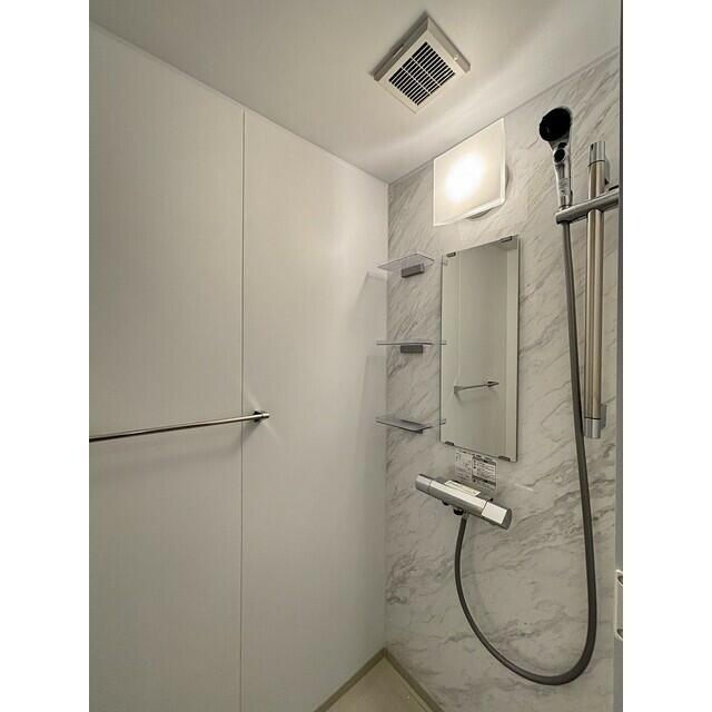 バス・シャワールーム　シャワールーム?