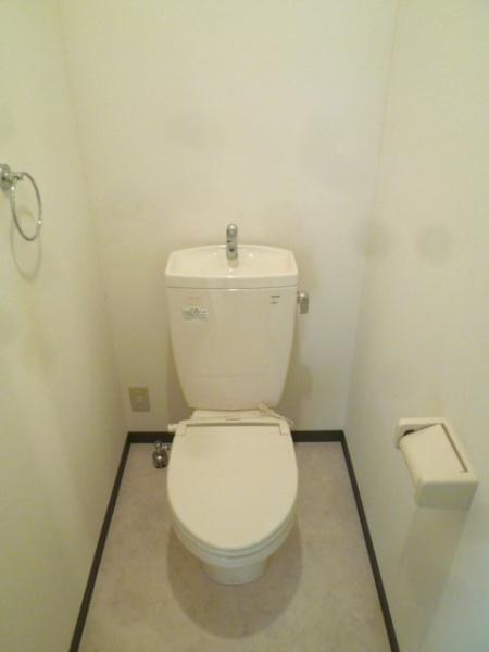 トイレ　暖房便座です☆