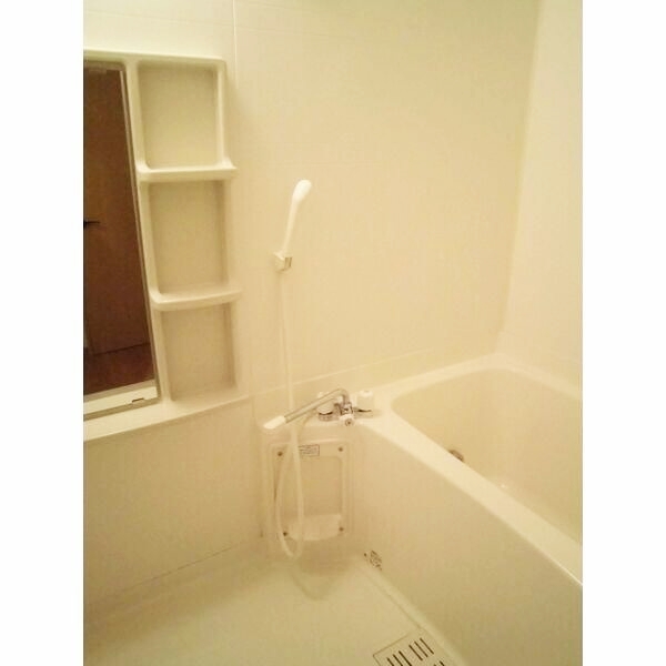 バス・シャワールーム　【人気の対面キッチン♪】振り分けタイプのお部屋！