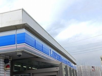 コンビニ　ローソン琉大前店（コンビニ）まで600m
