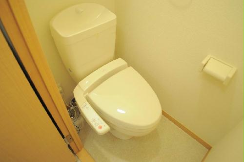 トイレ　温水洗浄便座完備
